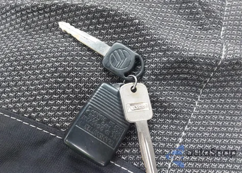 1997 Mercury Mountaineer from USA, damaged, VIN 4M2DU55P5VUJ44923